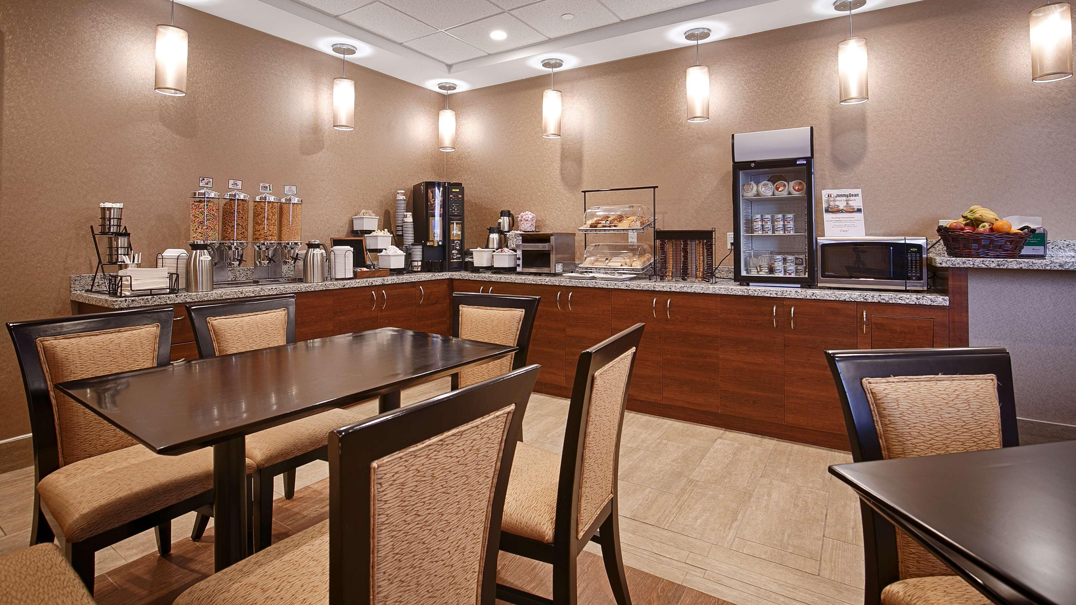 Best Western Plus Fergus Hotel Екстер'єр фото
