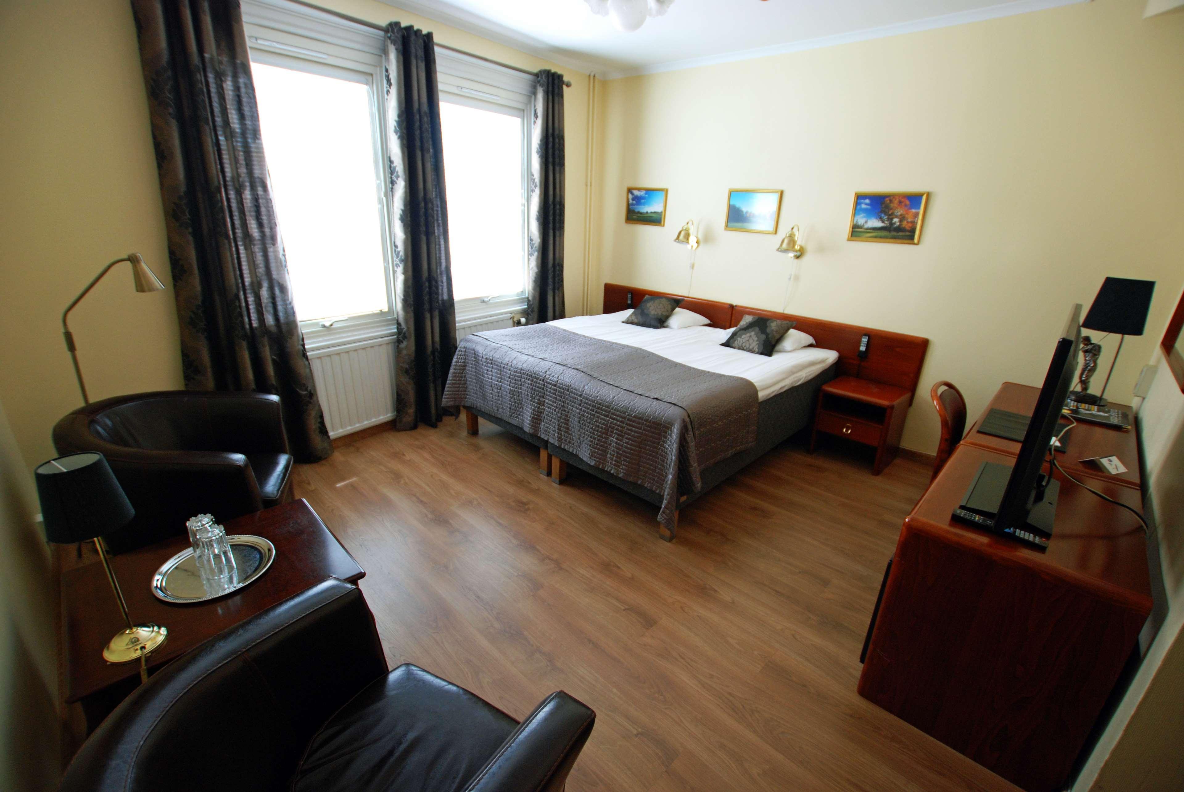 Best Western Plus Fergus Hotel Екстер'єр фото