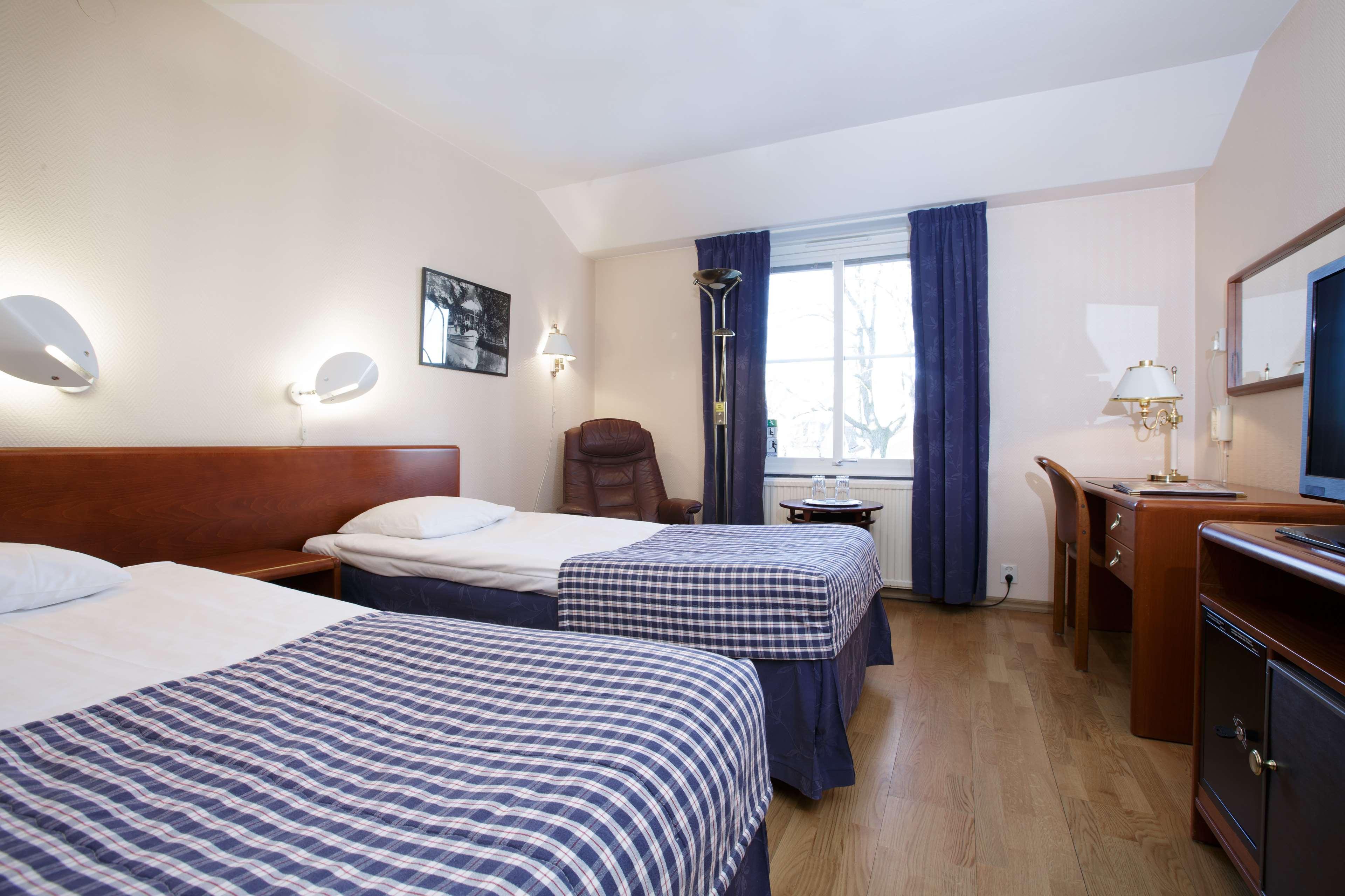 Best Western Plus Fergus Hotel Екстер'єр фото