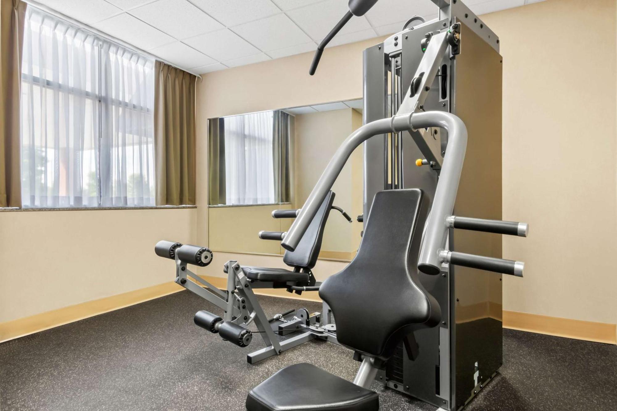 Best Western Plus Fergus Hotel Екстер'єр фото