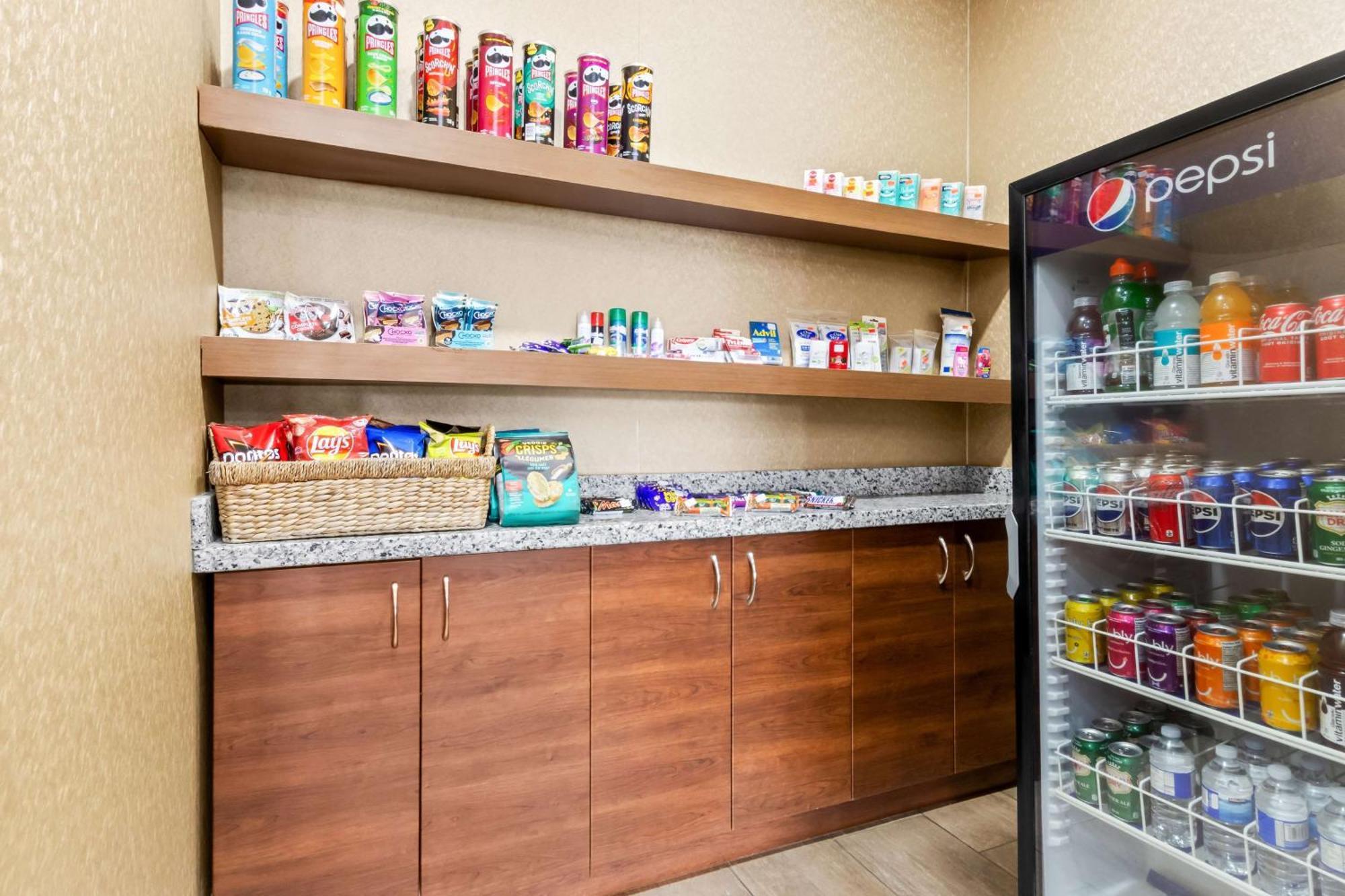 Best Western Plus Fergus Hotel Екстер'єр фото