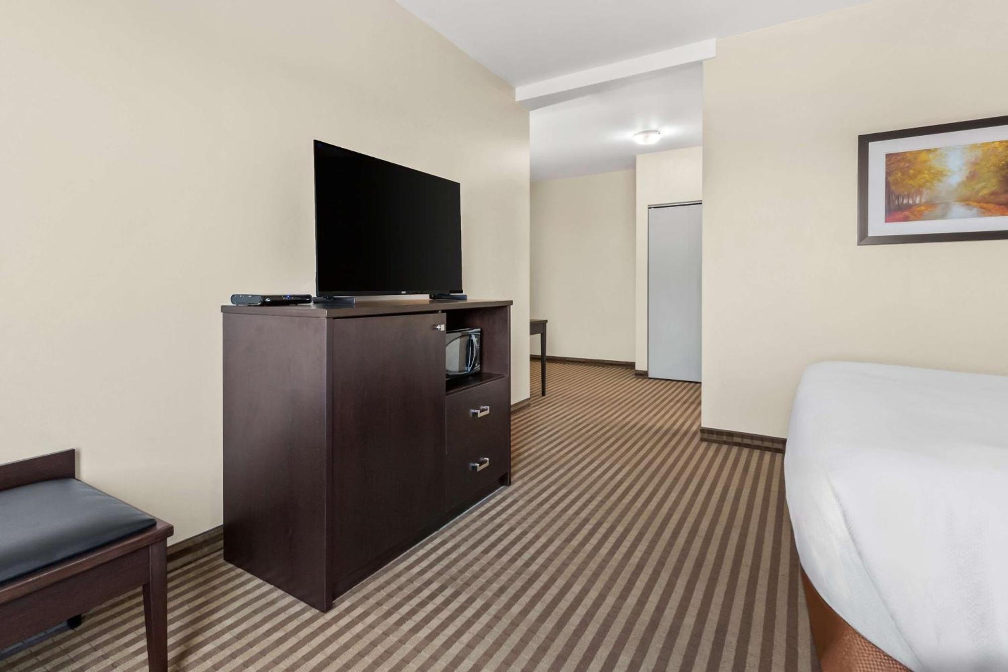 Best Western Plus Fergus Hotel Екстер'єр фото