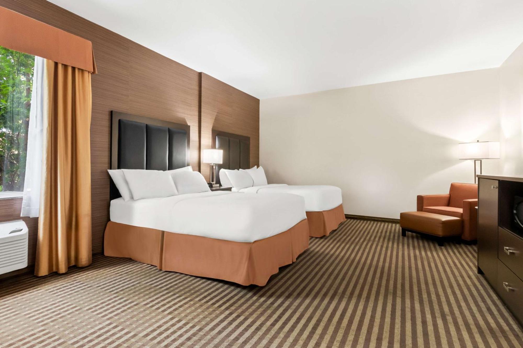Best Western Plus Fergus Hotel Екстер'єр фото