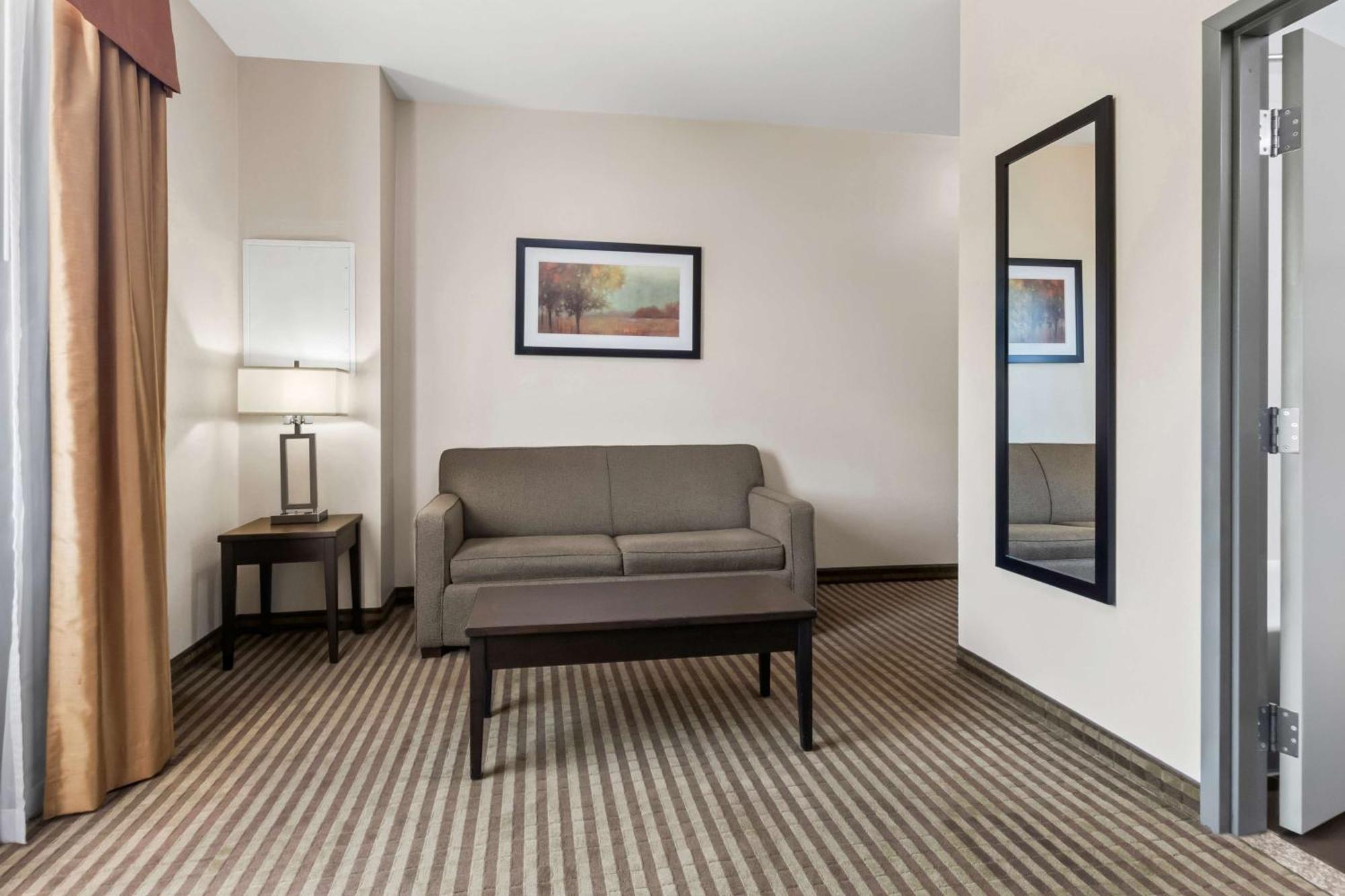 Best Western Plus Fergus Hotel Екстер'єр фото