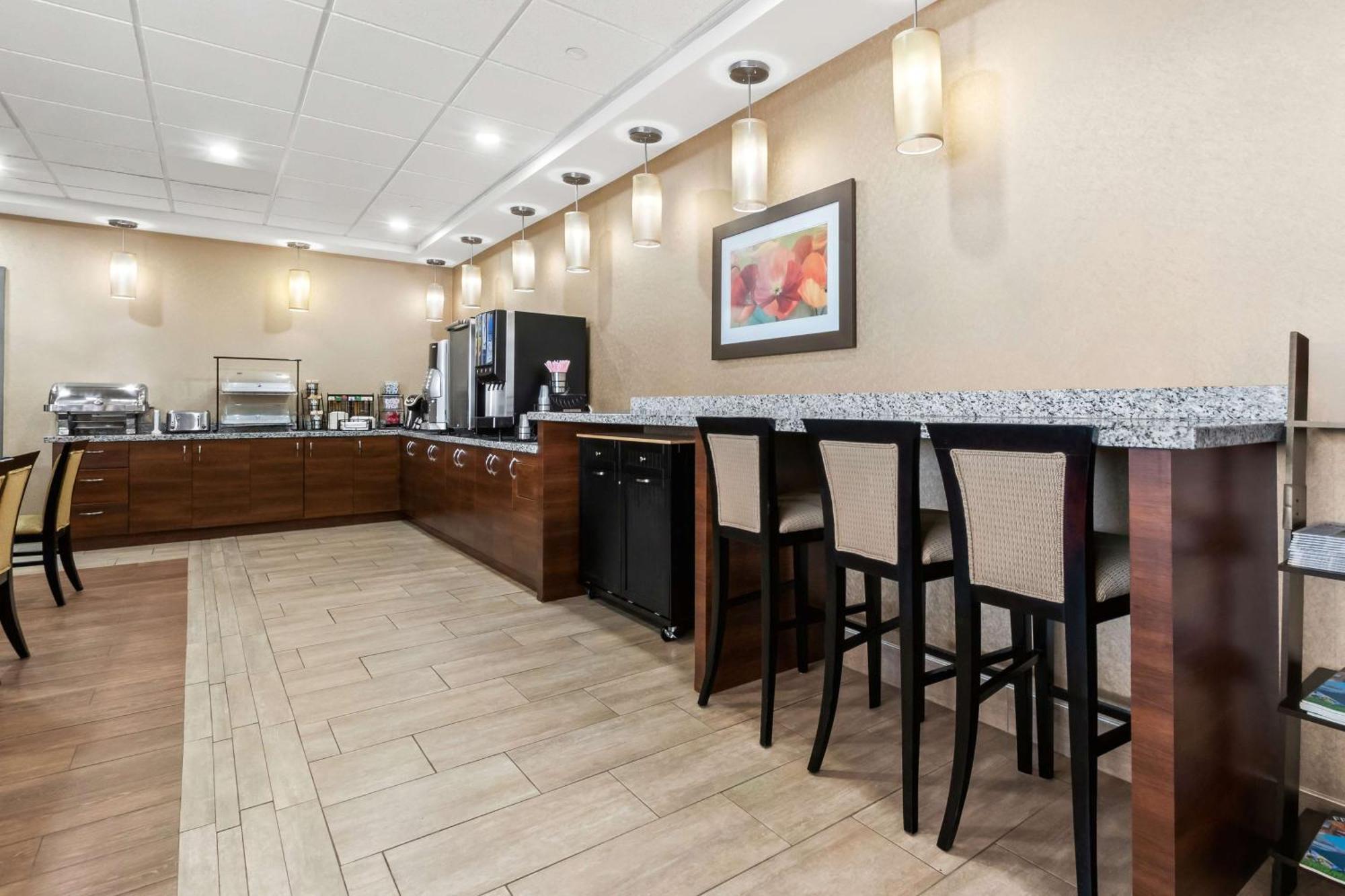 Best Western Plus Fergus Hotel Екстер'єр фото